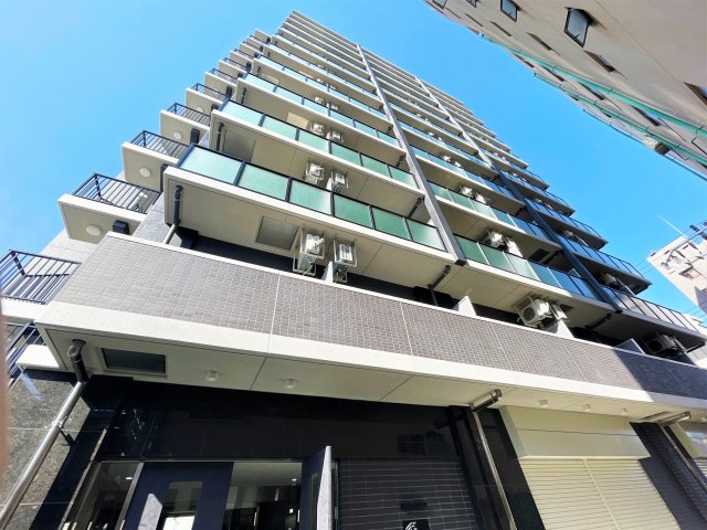 エストゥルースプラスサウス大阪の外観