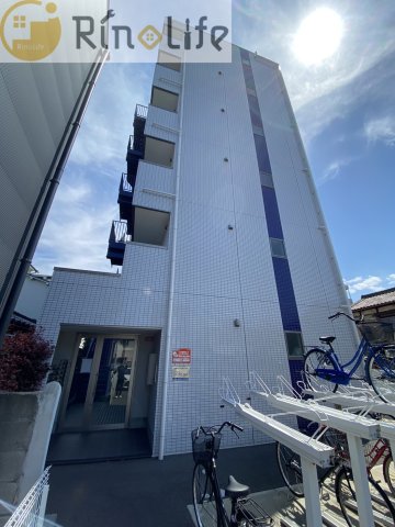 CREST八尾の外観