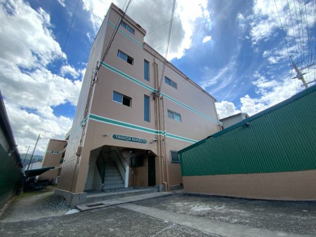 山田マンションの外観