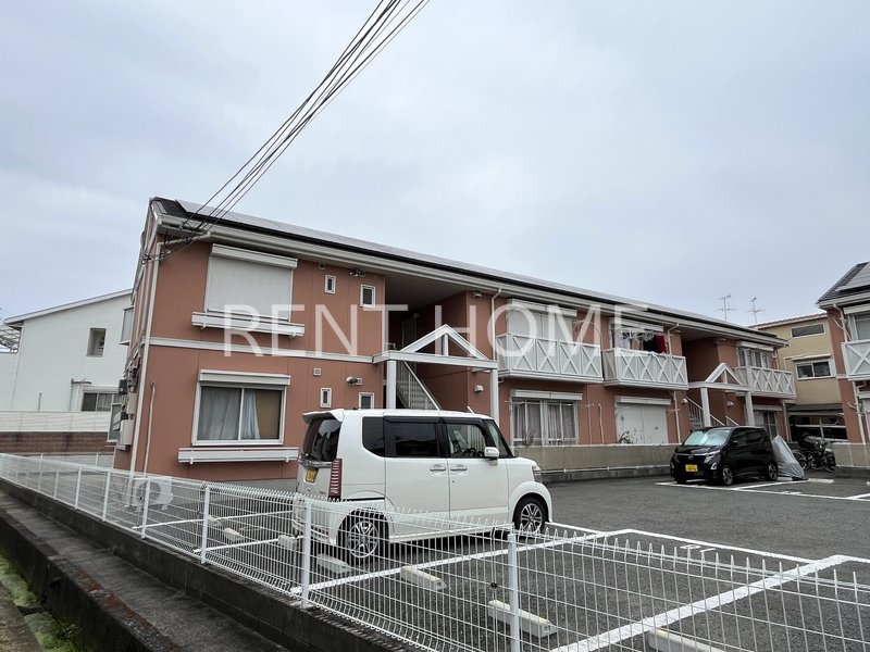 シャルマン島泉 B棟の外観