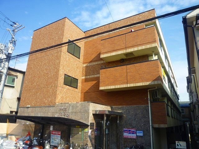 ハイツレバランスの外観