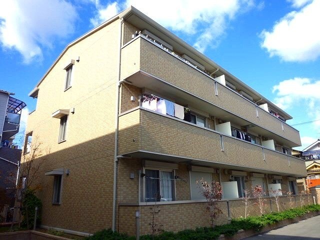 グランドアベニューII番館の外観
