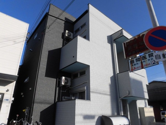 コンフォール大阪の外観