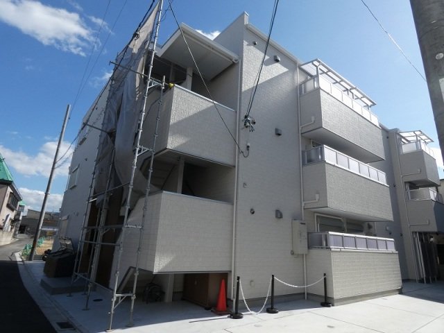 リビングライフ長瀬の外観