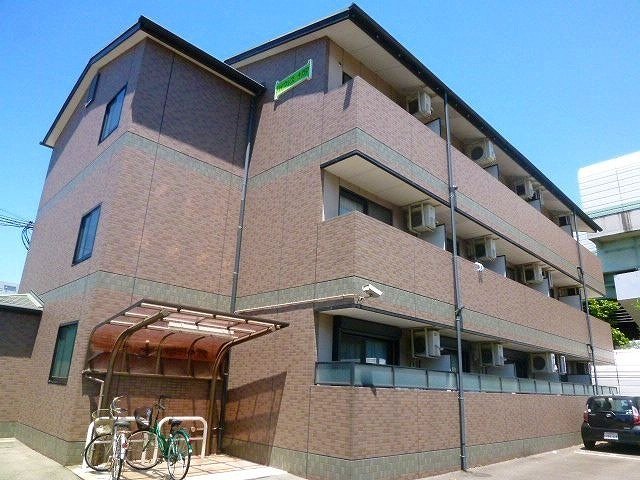 ハイウッズナガタ