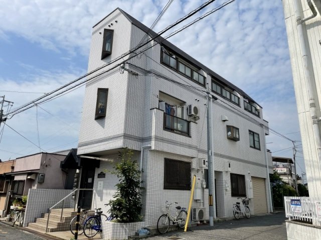 Ｙ．Ｍ　ＨＯＵＳＥ