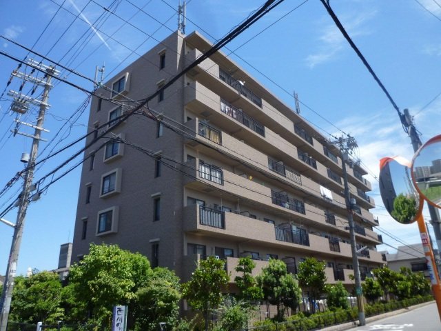 アディーレ八尾