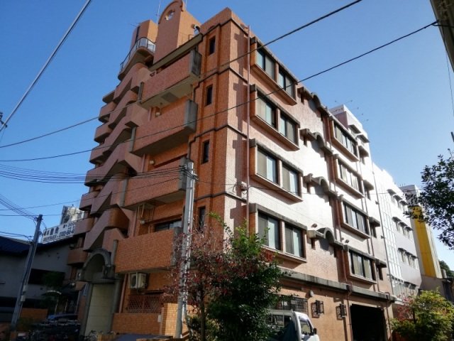 フラット八尾の外観