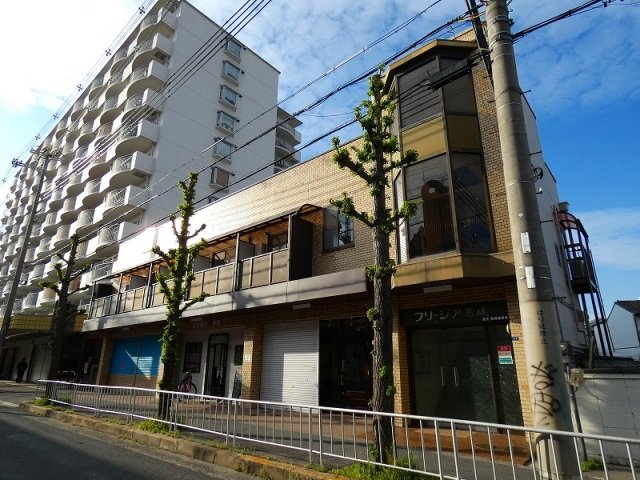 フリージア葛城の外観