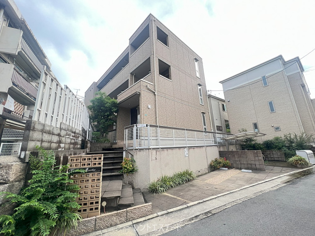 トレビナアヤカ