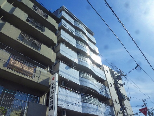 サンプラザ山坂の外観