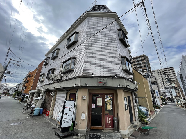TAKAKAビルディングの外観