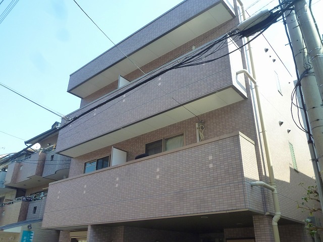 クレセントコートの外観