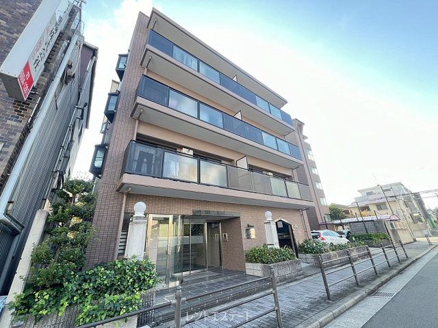 トリアローザの外観