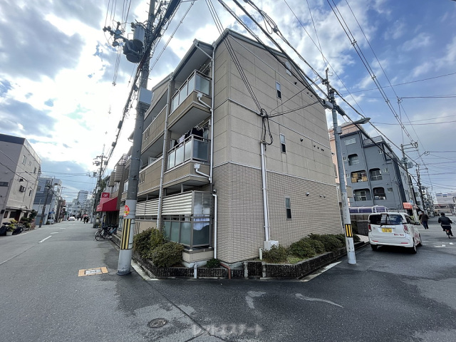 ロネスタ長居西の外観