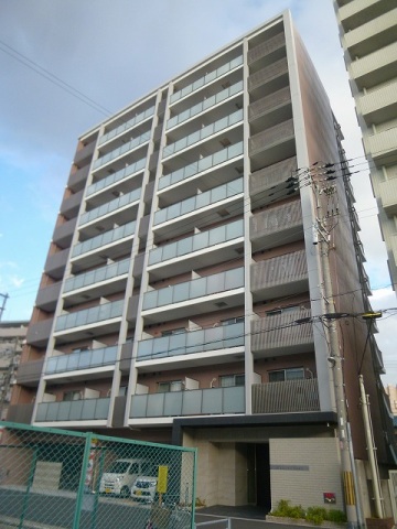 エムプラザ長居駅前の外観