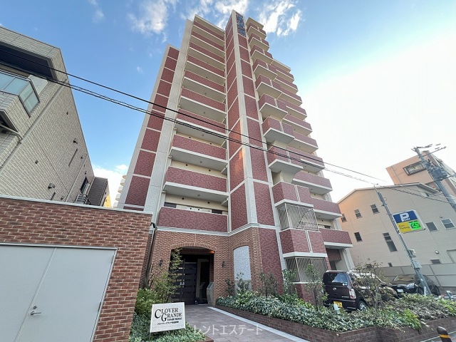 クローバーグランデ田辺駅前の外観