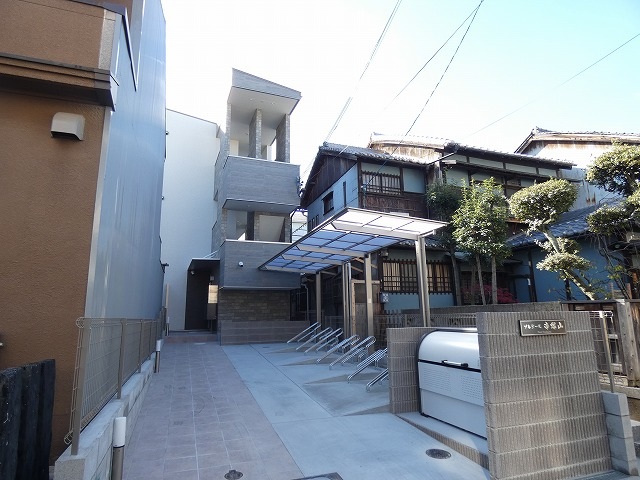 プレジール帝塚山