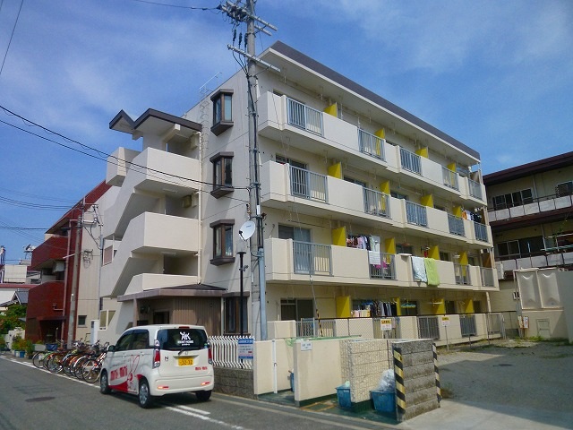 美里マンションの外観 美里マンションの外観