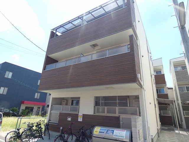 ソレイユ照ヶ丘の外観