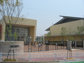 【小学校】神戸市立玉津第一小学校まで375ｍ