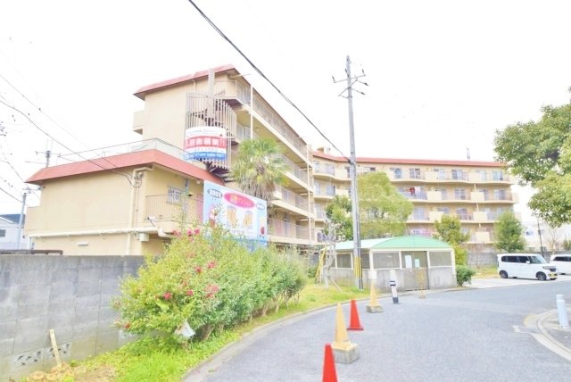 高鷲マンション巽の外観