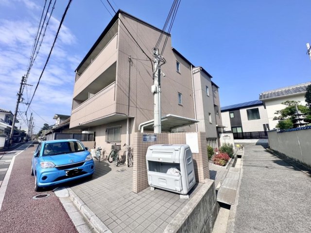 羽曳野市軽里３丁目の賃貸マンションの外観
