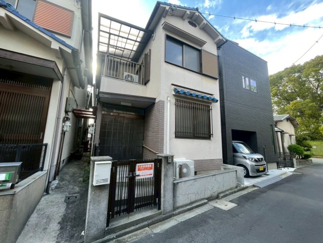 青山一丁目貸家の外観