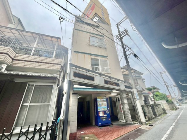 マンション小山の外観