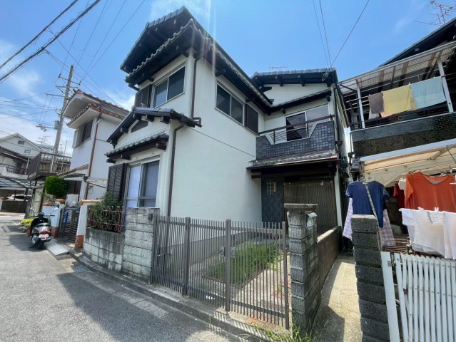 伊賀2丁目貸家の外観