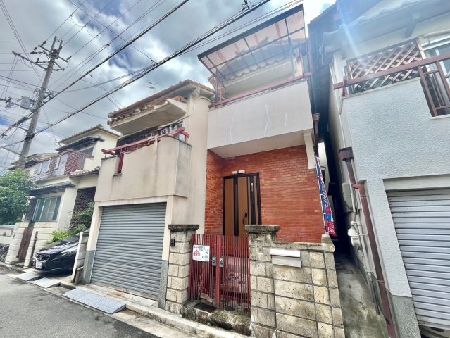 車庫付一戸建貸家の外観