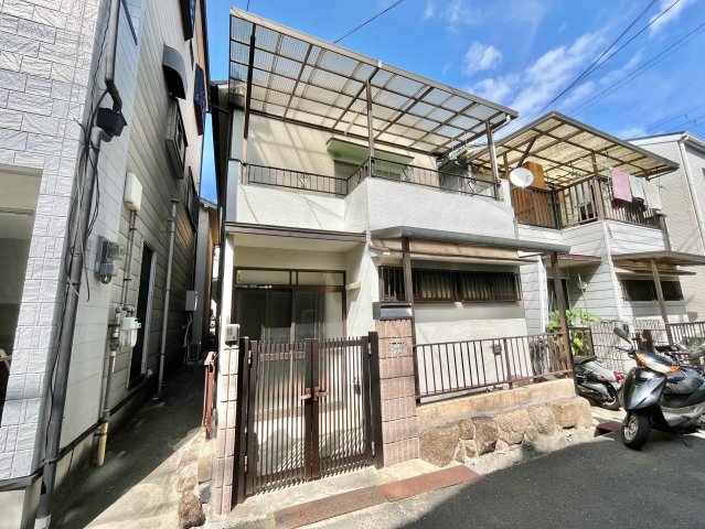 高鷲5丁目戸建ての外観