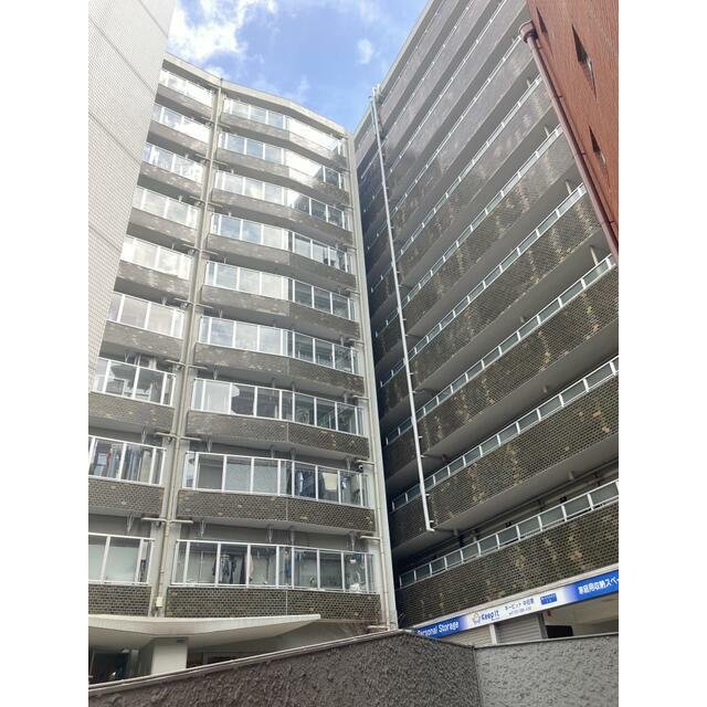 サードリハイツ本館の外観
