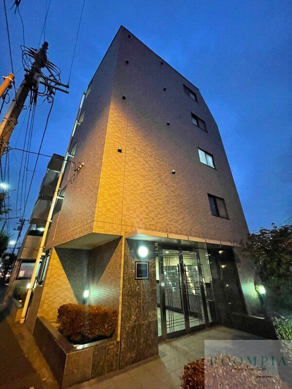 ルーブル都立大学IIの外観