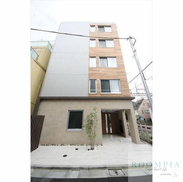 CASA PIAZZA 新宿中落合の外観