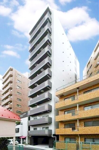 ジェノヴィア西新宿グリーンウォールの外観