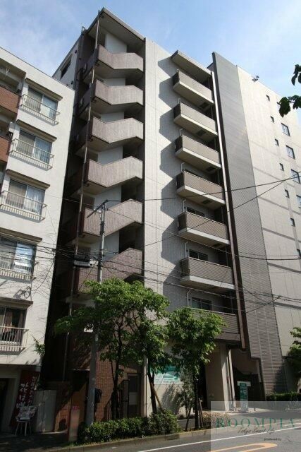 コスモグレイス新宿の外観