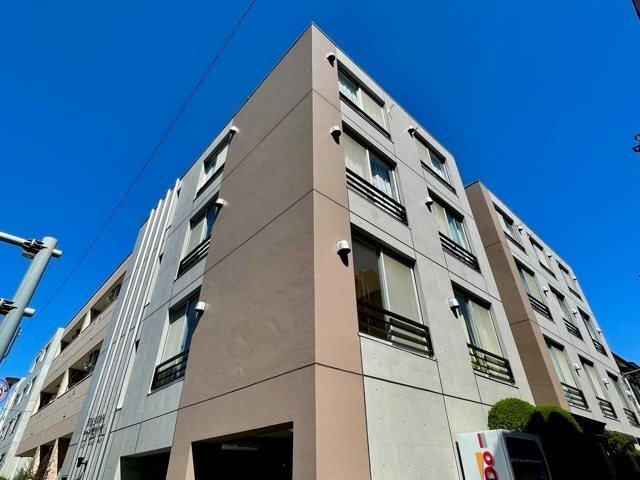 レジディア駒沢大学の外観