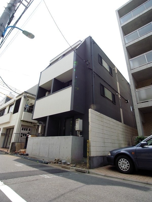 フルーレ早稲田鶴巻町の外観