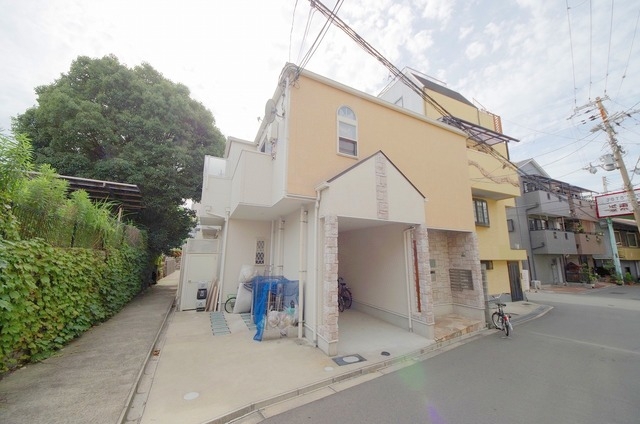 パレス蒲生の外観