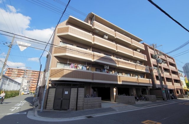 プレステージ鶴見の外観