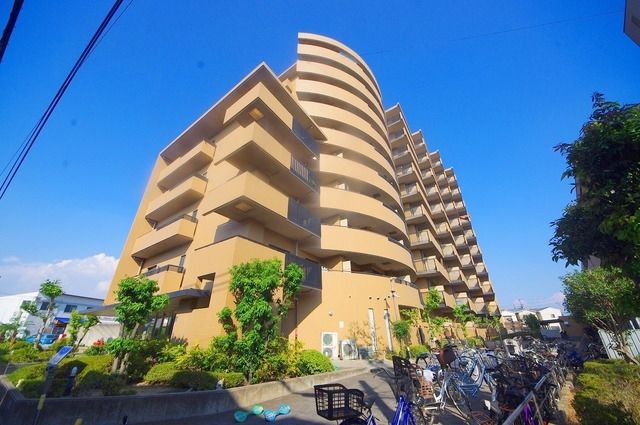 グラン・シャリオの外観 グラン・シャリオの外観