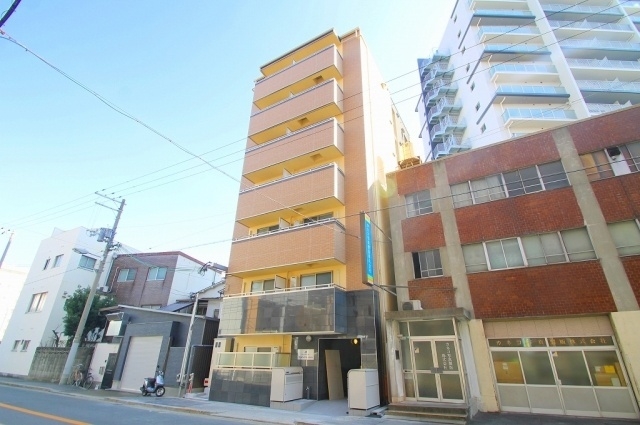 サンロイヤル大阪城北の外観