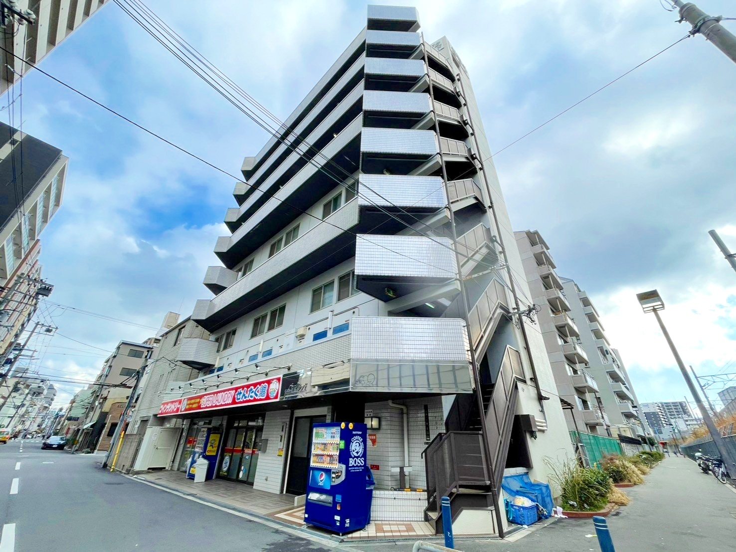 エフアール城東中央の外観