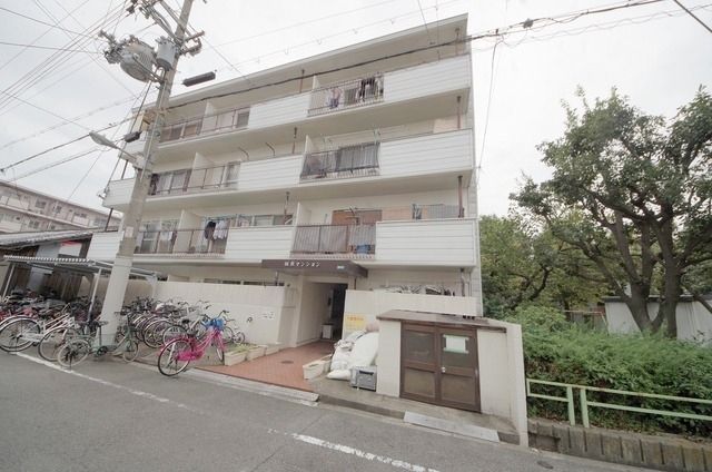 相原マンションの外観