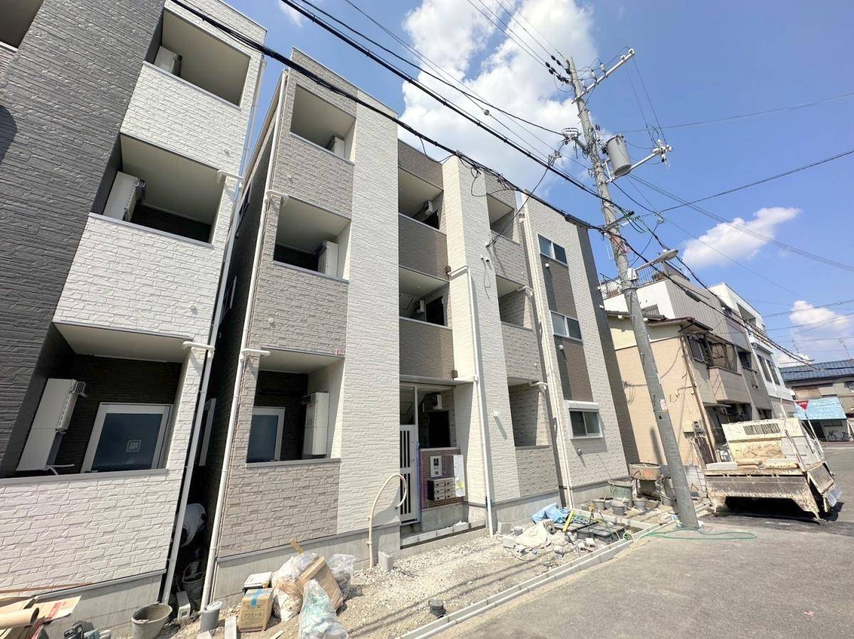 グランデュール新森の外観