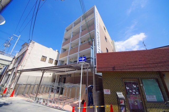 ドゥエリング千林商店街の外観