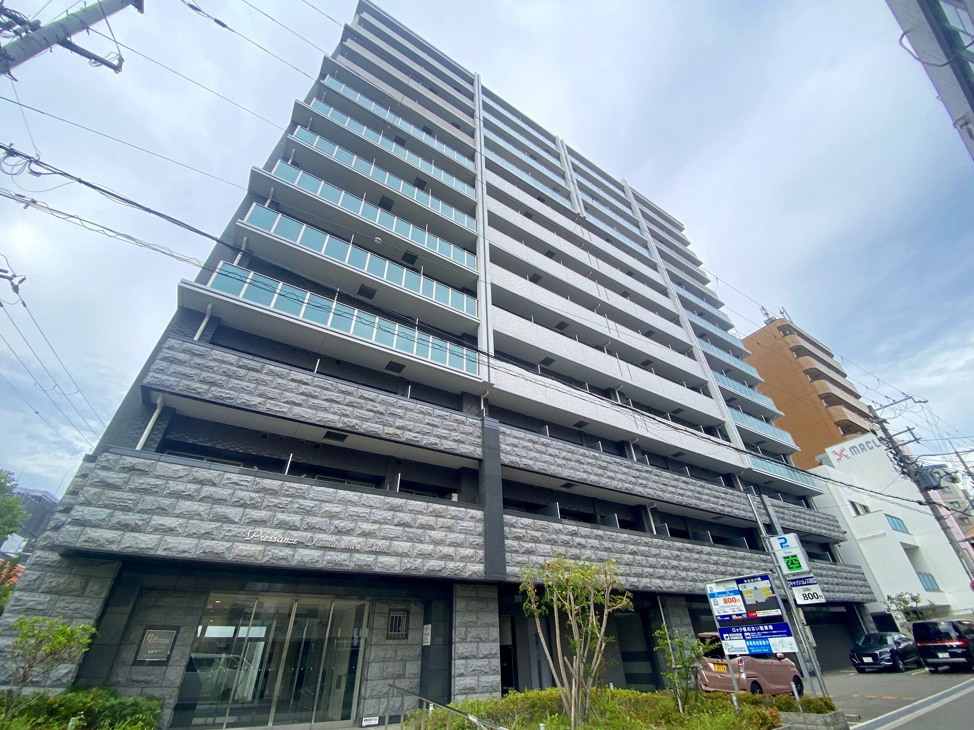 プレサンス玉造駅前の外観