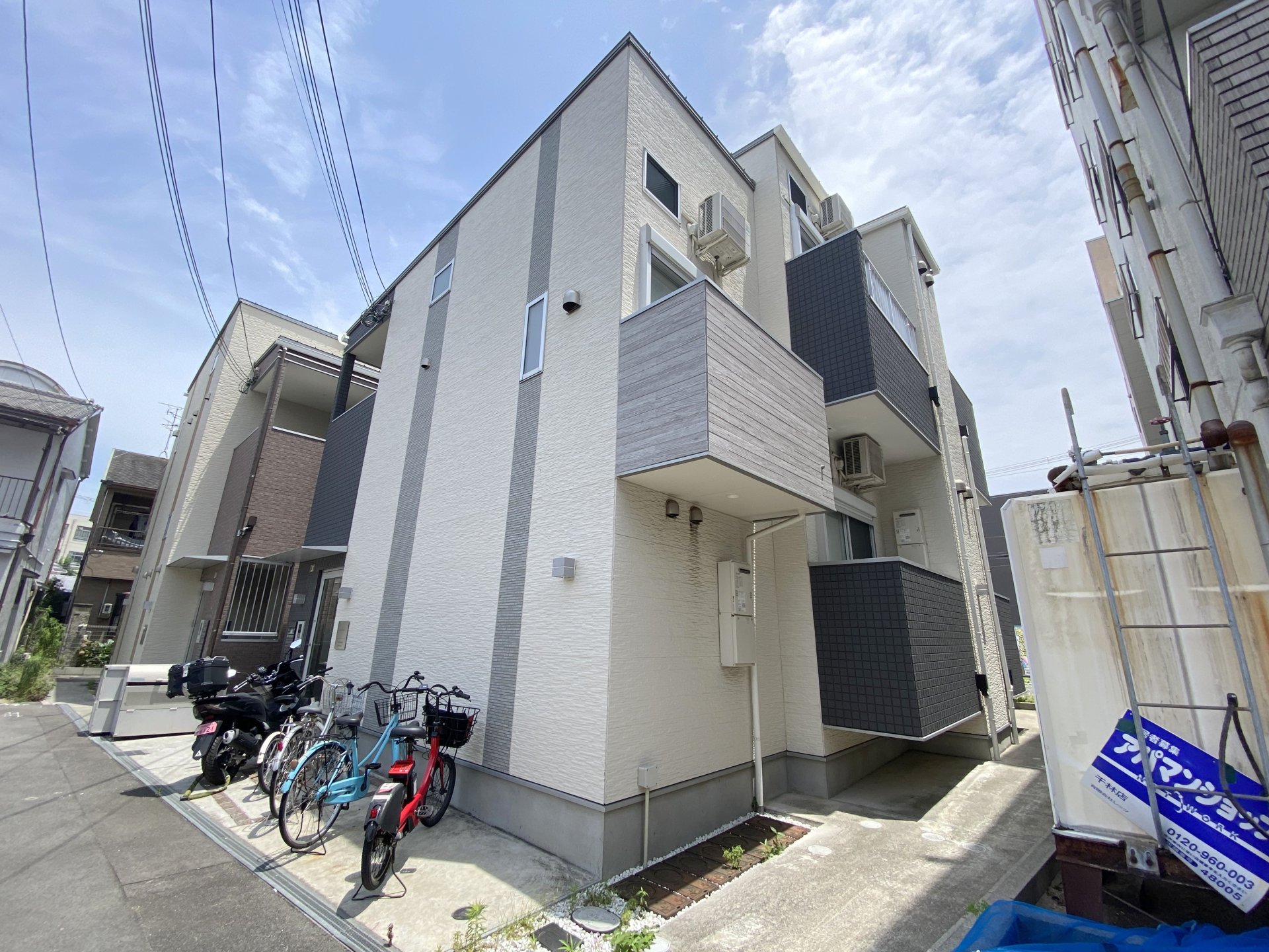 リバーサイドテラス中宮の外観