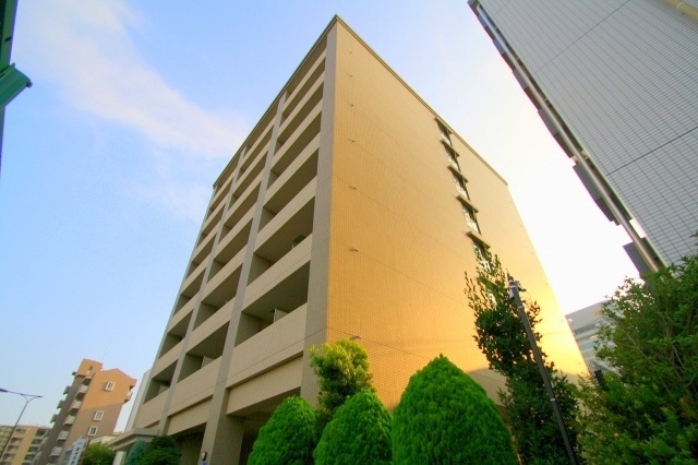 アヴァンセクール京橋南の外観